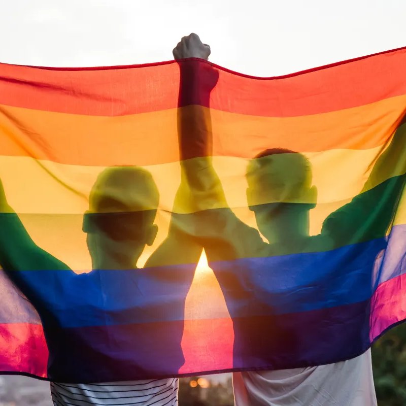 forumbunklr's tweet image. 🏳️‍🌈 SÓ ISSO? Segundo o IBGE, apenas 2,9 milhões de brasileiros (1,8%) se declaram homossexuais ou bissexuais. Já a capital mais animada é Porto Alegre, superando a média nacional, com cerca de 5,1%. 

Confira o ranking completo: