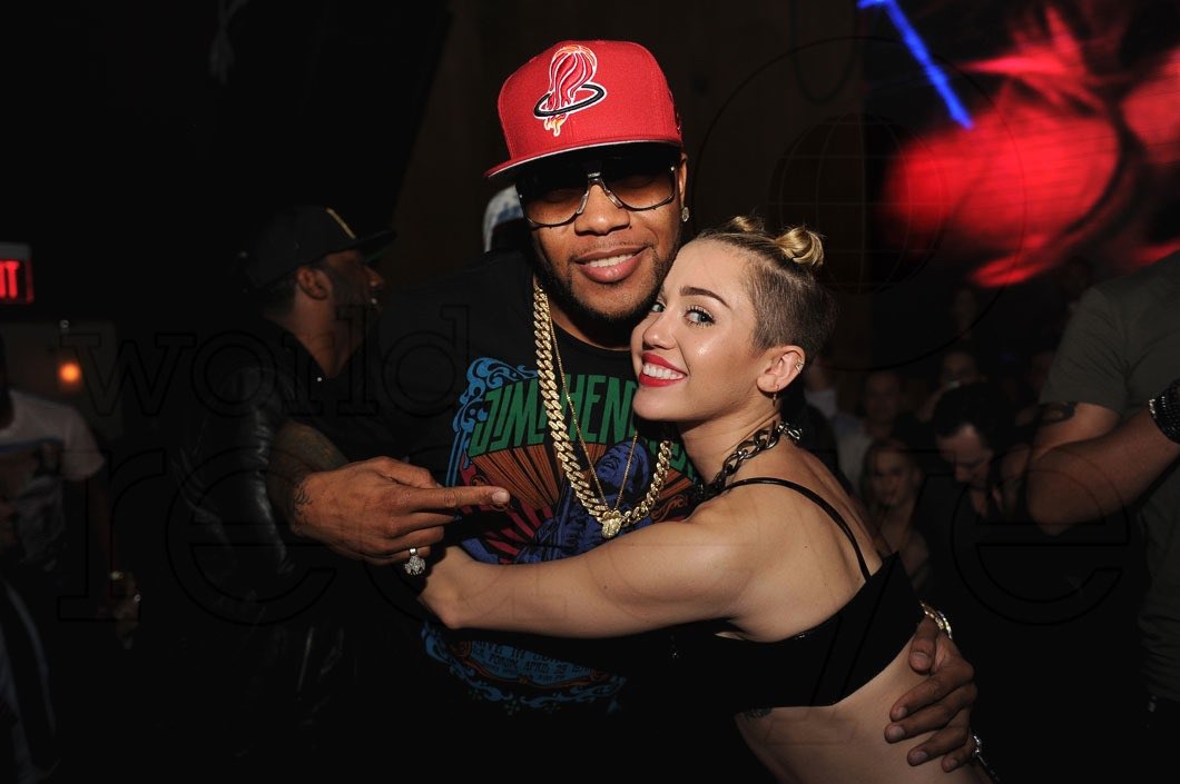 miley cyrus archive tweet media