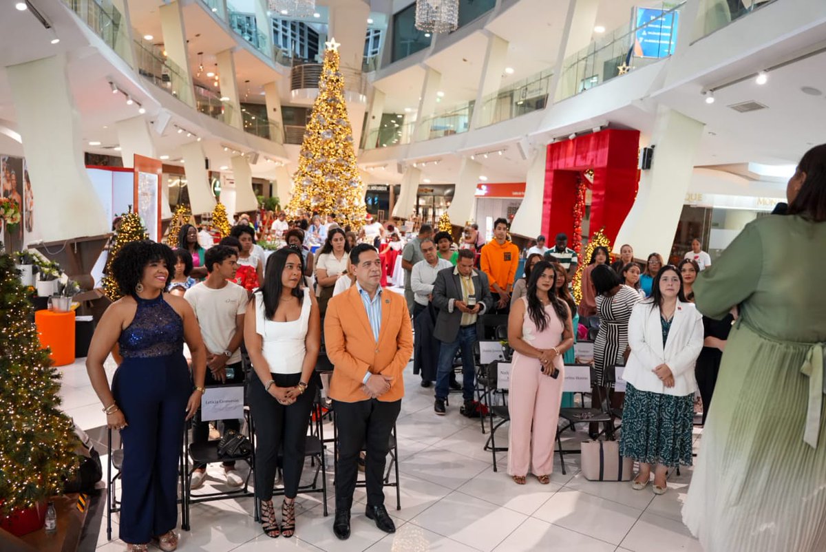 Cumbre “De la Idea al Éxito” impulsa a mujeres emprendedoras con fé y estrategia periodismoculturalrd.com/2025/12/cumbre…