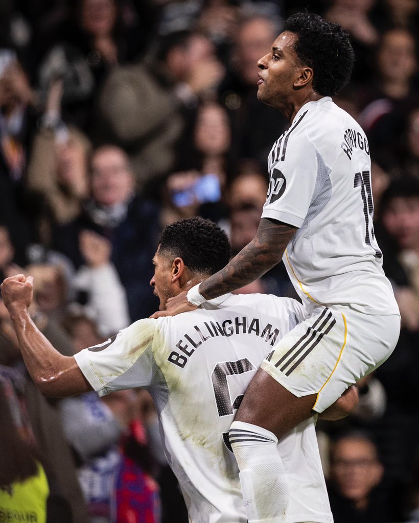 RodrygoGoes's tweet image. Cerramos el año con victoria en nuestra casa, seguimos juntos! Nos vemos en 2026 madridistas! 🤍 HALA MADRID 🤍