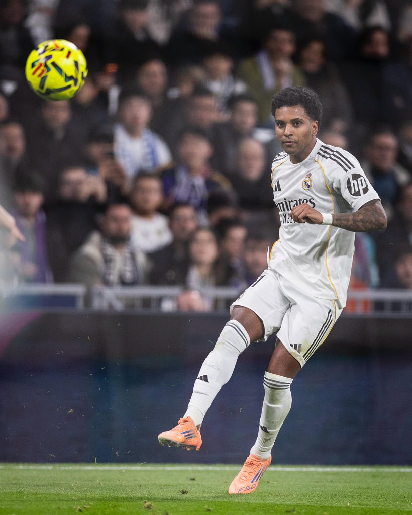 RodrygoGoes's tweet image. Cerramos el año con victoria en nuestra casa, seguimos juntos! Nos vemos en 2026 madridistas! 🤍 HALA MADRID 🤍