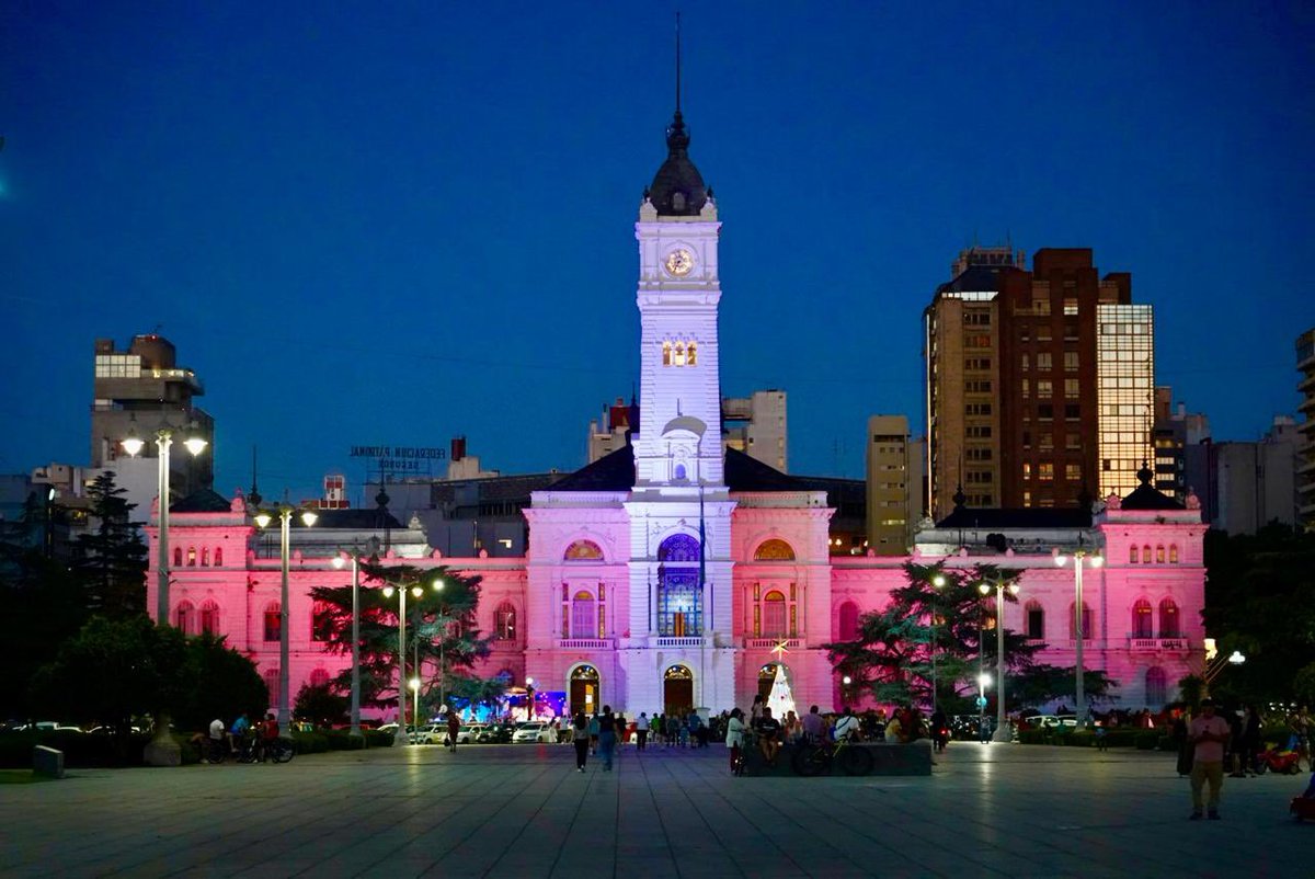 Hoy La Plata es nuevamente la Capital del fútbol argentino.

Estudiantes de La Plata se coronó nuevamente como campeón del Trofeo de Campeones, una enorme hazaña que jerarquiza una vez más esta centenaria institución. 

Felicitaciones jugadores, cuerpo técnico, dirigentes, y a
