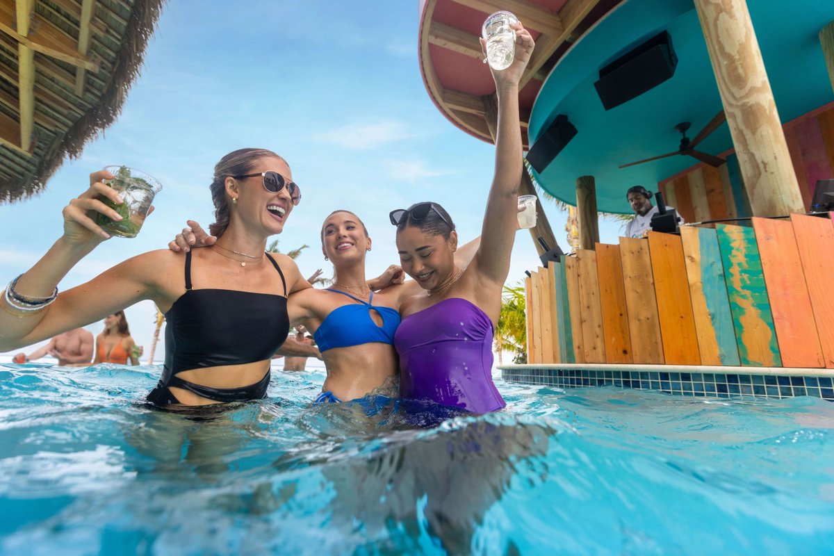 ESomewhere25557's tweet image. Celebrate love and friendship with the perfect bachelorette getaway! 🥂 Experience a perfect blend of relaxation and adventure onboard, then unwind under the sun at Perfect Day at CocoCay. Every moment is a celebration—let’s make it epic! 💃 #RoyalCaribbean #BacheloretteCruise