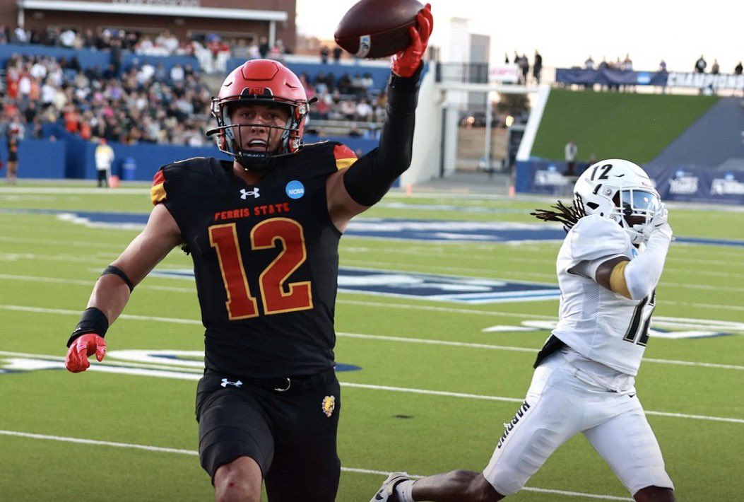 BradGalli's tweet image. Back to back national champions! Ferris State defeated Harding in the DII national title game 42-21. 

The Bulldogs are champs for a second consecutive year.

Photo: @FerrisFootball