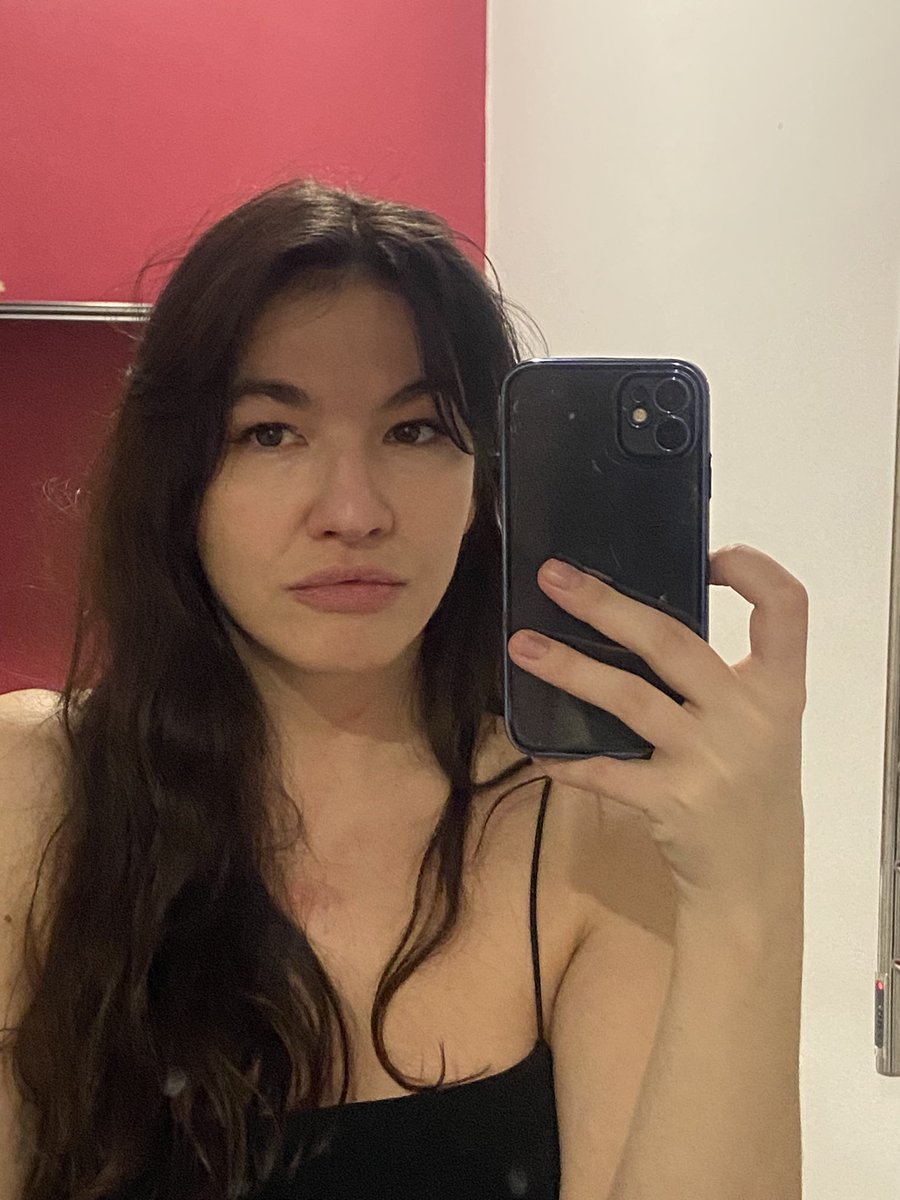 Кто это впервые года за 2,5 приехал домой пьяненький после одного бокала (это не повторится)