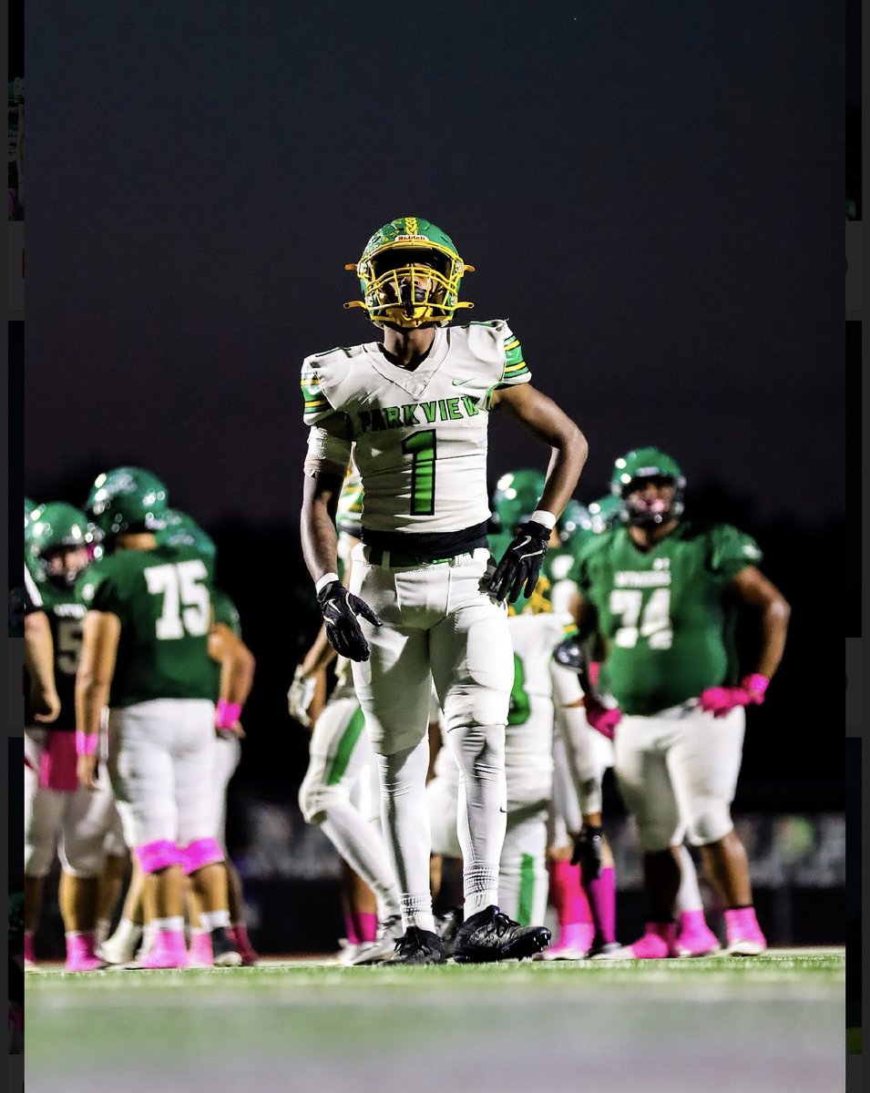 SyeHighley_21's tweet photo. High School senior looking for an opportunity! 
6’0 185 lb RB/SLOT
Stats as 2 year starter (16 games)
509 carries with 2634 rushing yards
39 receptions, 286 yards
24 Touchdowns 

Real Deal ball player here’s the tape!!
https://t.co/PmxB7RMXWj https://t.co/VXwrS2aqKM