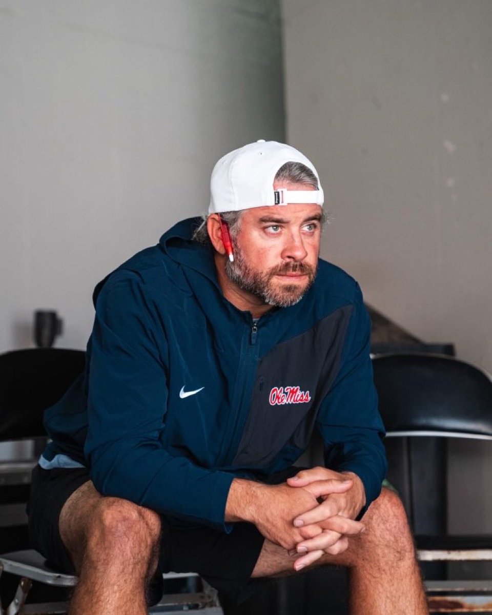 CFBTalkDaily's tweet image. Very impressive job by Pete Golding today  

Thrown into the fire cause his old boss is a quitter 

Way to rally the guys and get a playoff win

Ole Miss chose the right man for the job