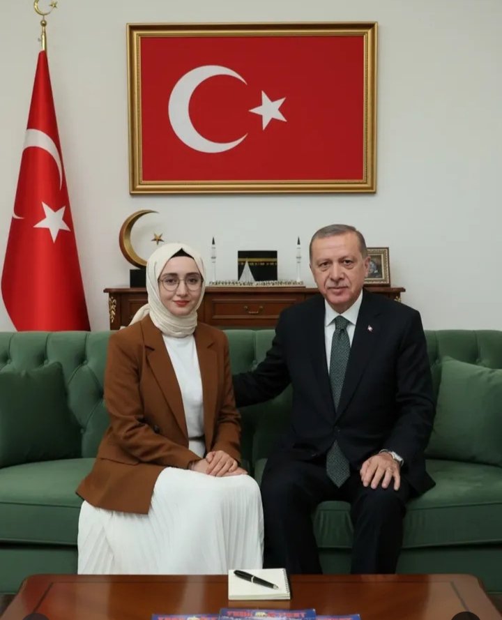 Erdogan049's tweet photo. فاتح شهر #رجب 
لو استطاع الحاقدون ان يلغوا او يغيروا اسم هذا الشهر لفعلوا 
فقط لأنه بإسم #رجب_طيب_أردوغان ولكن لم ولن يستطيعوا أن يغيروا إسم لهذا الشهر أبدا
#كأس_إفريقيا
#كأس_العالم
#شهر‌_رجب 
#شهر‌_رجب_٢٠٢٥ https://t.co/LHSQU46DPj