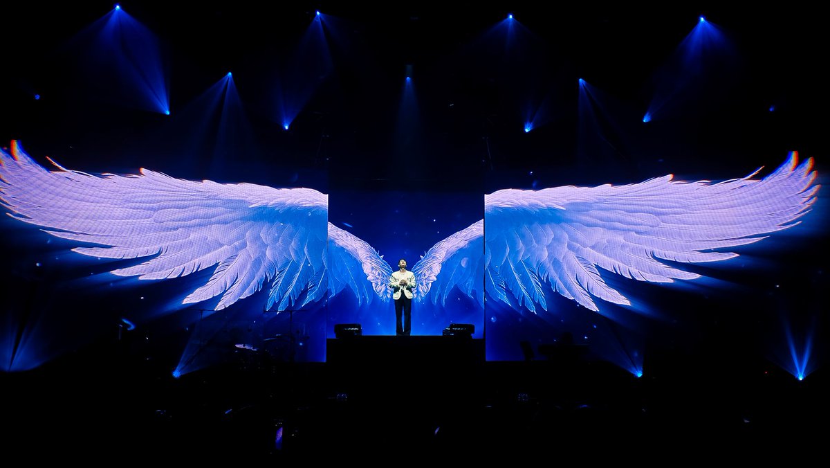 중앙에서 봤을 때 위치가 잘 맞아서 이쁜 무대 배경이 많았는데 이 날개야말로 너무 아름답고 은광이에게 잘 어울렸다고 생각👏👏