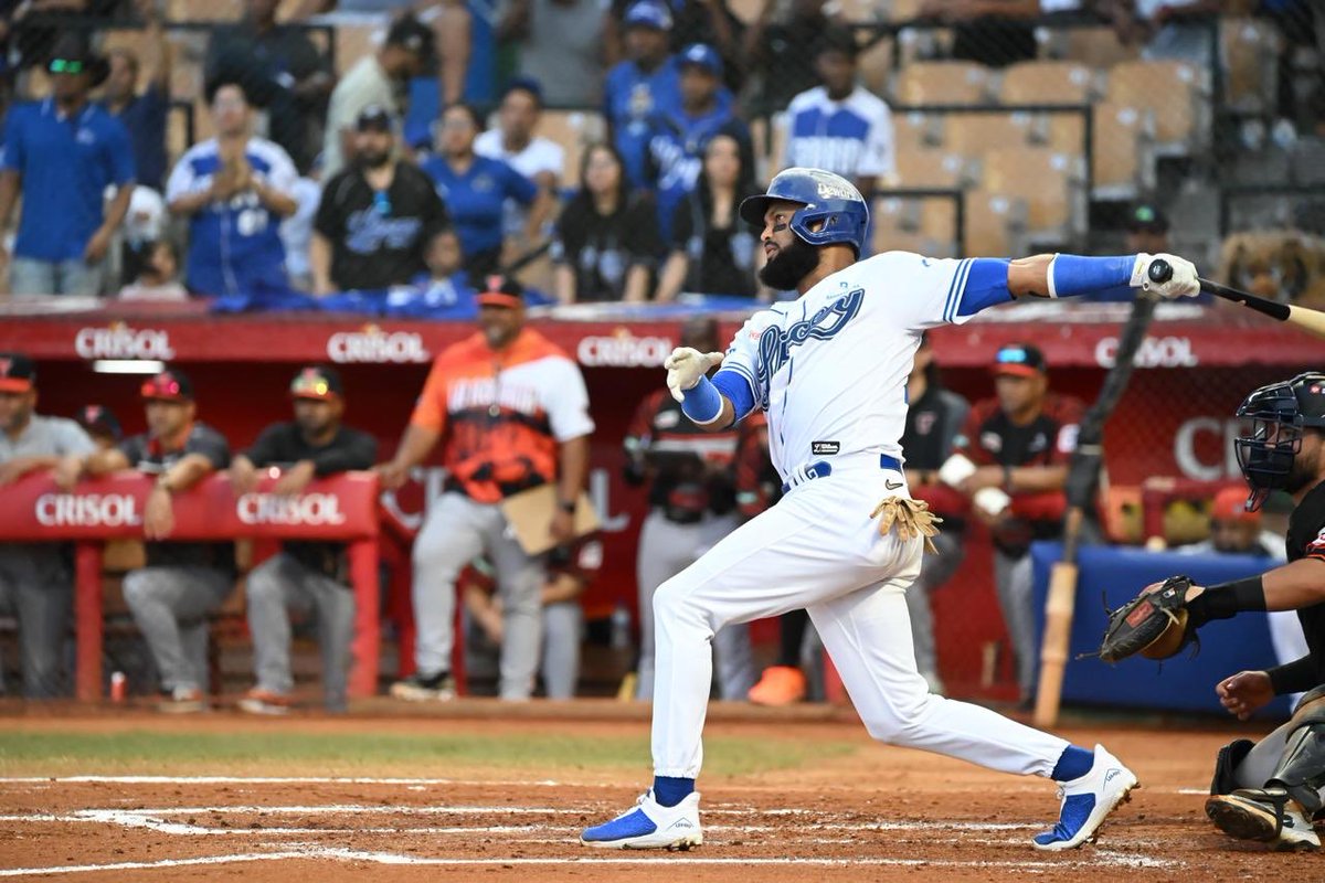 franklynneftali's tweet photo. Los Tigres del Licey vencen 7-3 a los Toros del Este en el Estadio Quisqueya Juan Marichal. ⚾💙

Es la segunda victoria consecutiva del conjunto azul.

Cortesía de Farmacia Popular.
📞 809-586-1515 https://t.co/gkPQns16hp