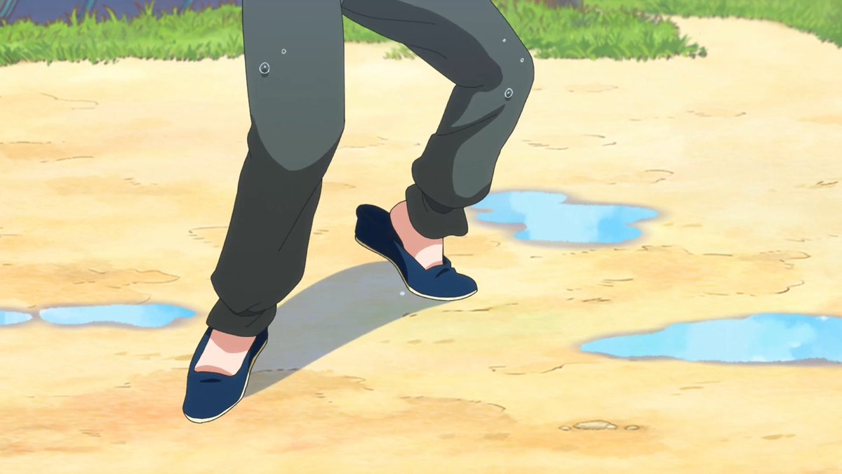 fantasybeabcn's tweet image. ranma chica tiene los pies mas pequeños y al no llevar cordones no puede mantener su calzado