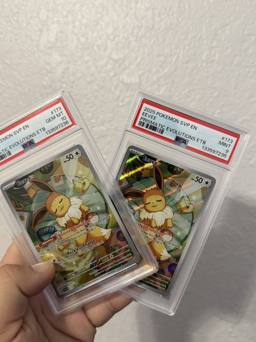 TheGioRoyals's tweet image. Goku $130 shipped 
Eevee $85’shipped
Psa 9 eeve $35 shipped
Ginyu alt $20 pwe
SD ZARDS $100 shipped each