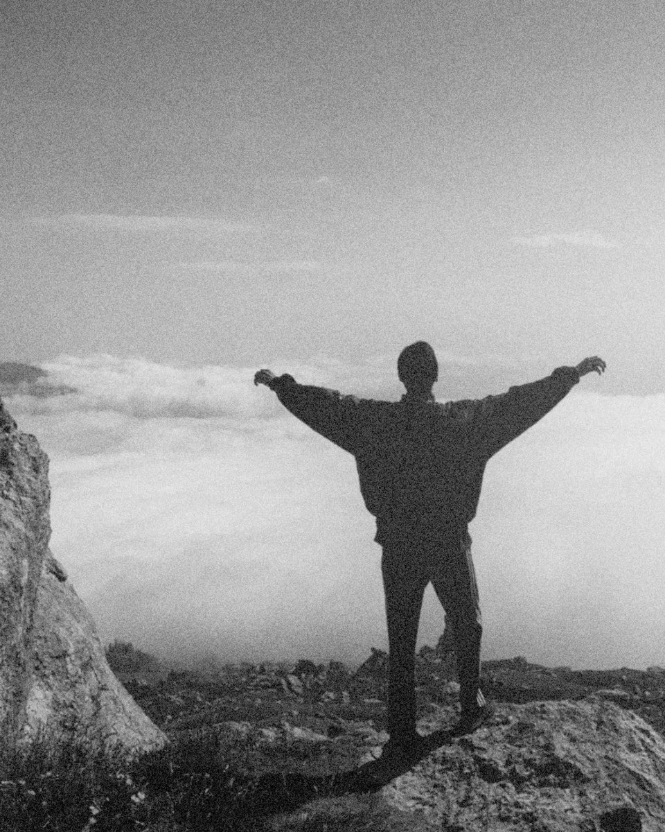 _nuttkase's tweet image. Кошерное приложение с чб фильтрами 🤌🏻