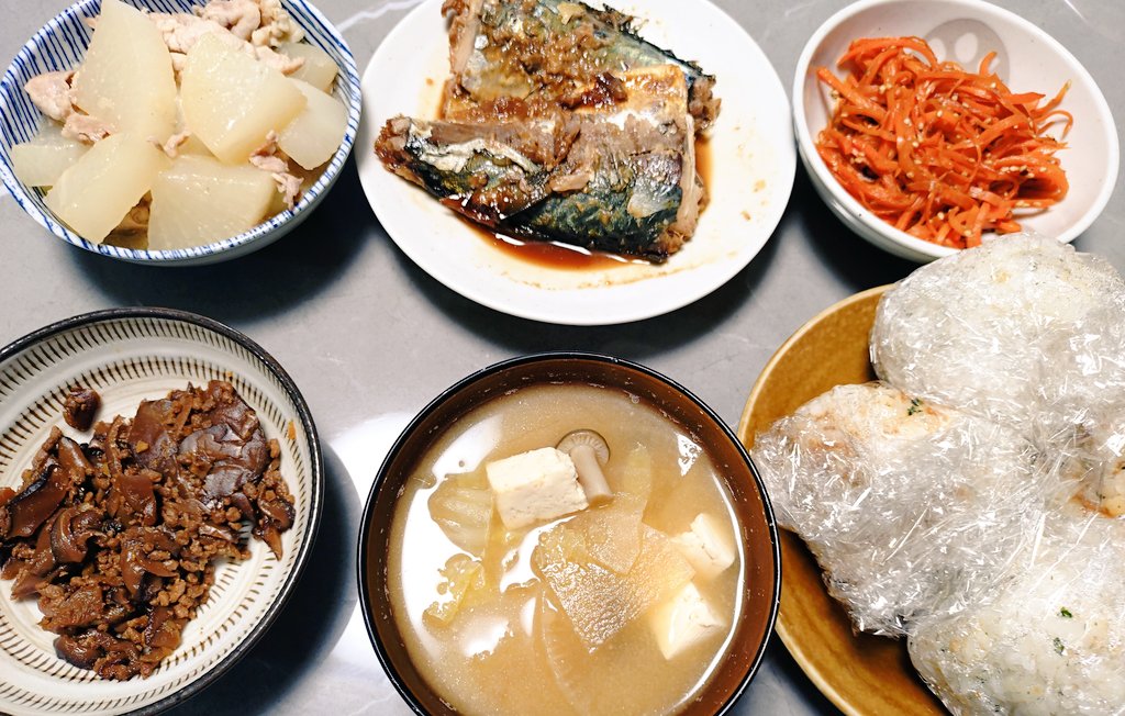 あとピーマンとツナの和え物と、酢の物作ったら終わり！