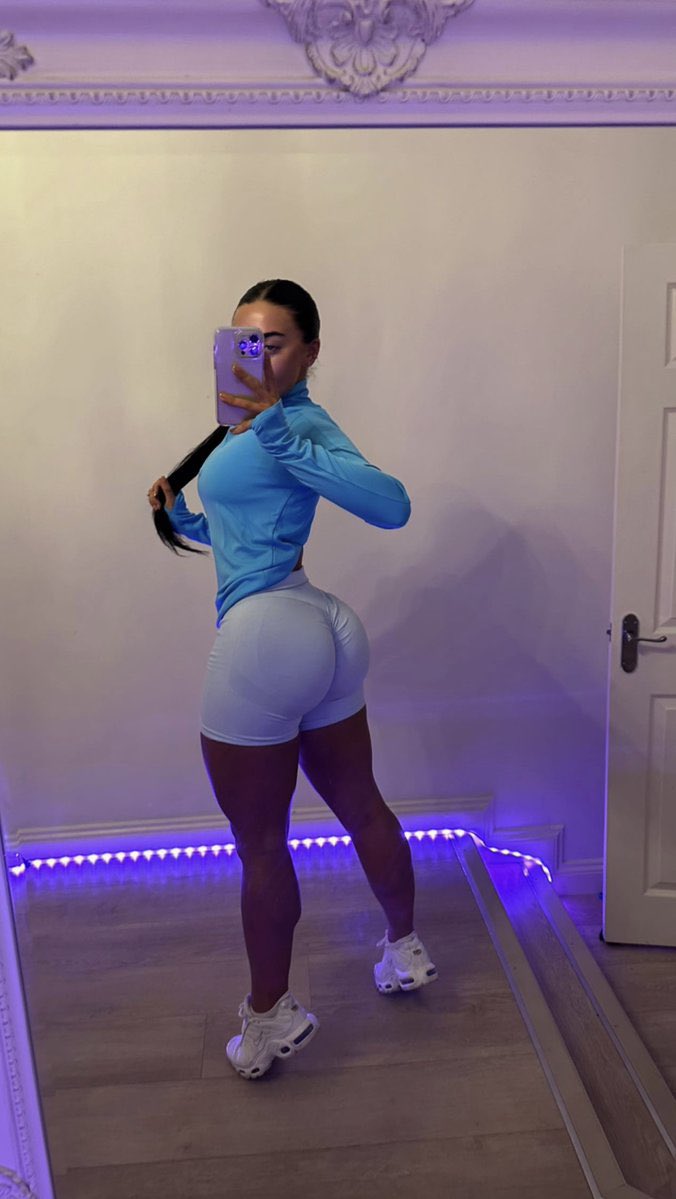 Goon4CF's tweet image. I’m going to go get drunk at a Xmas party 🎉 

You’re going to GOON and EDGE to gym brats all night long 😵‍💫

Get in the holiday spirit and fuck my throne while you do it 🤑

Catfish beta virgin findom humanATM