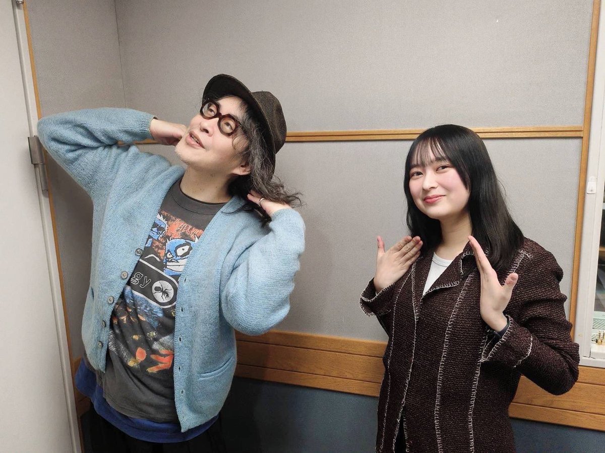 2ninaritai's tweet image. 今夜も19:30から #CBCラジオ で放送❗

#大津功 と #鈴木絢音 の通になりた〜い！

クリスマス直前回、ツーリストはいかがお過ごし❓️

そんな今日、一番盛り上がっているのはお互いの髪型のお話💇

お楽しみに♪
 radiko.jp/share/?t=20251…

#ジジネネ
@0120i002
@_ayane_suzuki