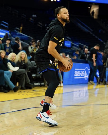 Steph Curry Muse tweet media