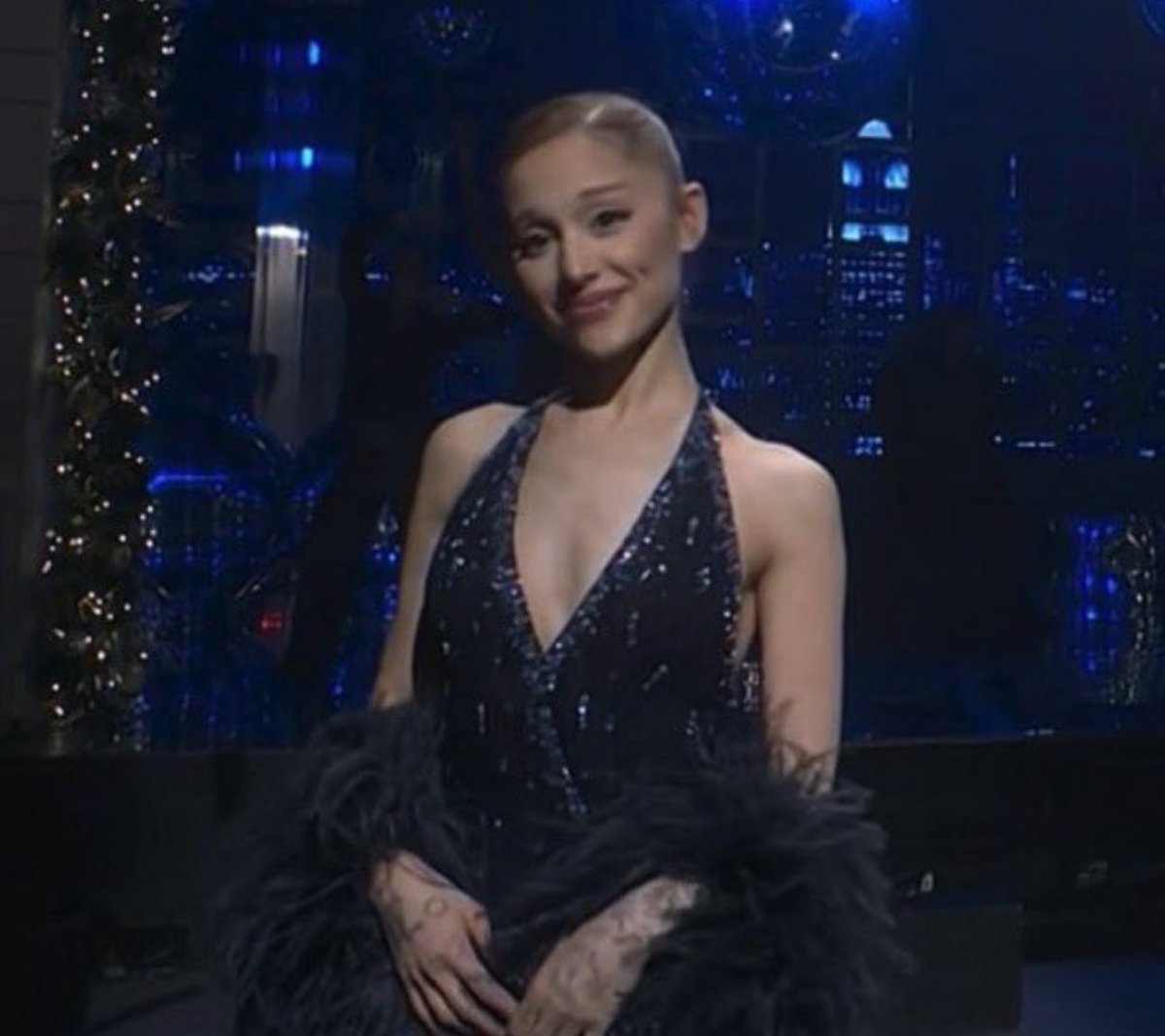 THIS DRESS??? HELLOOOOOO????