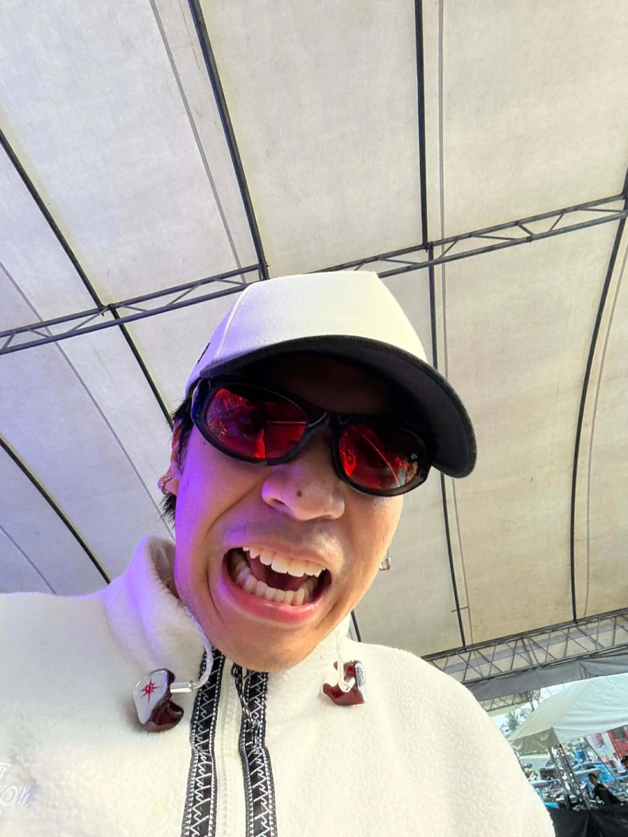 drew ☆ tweet media