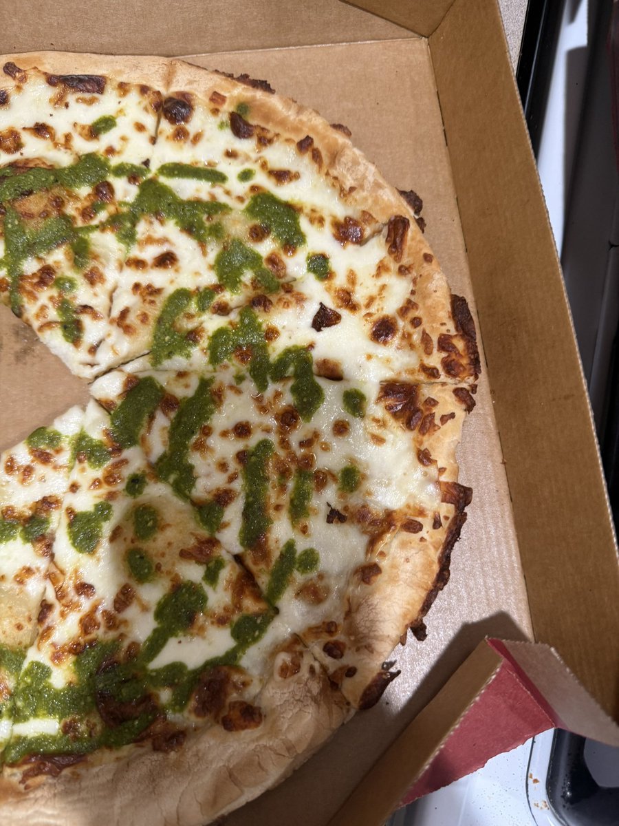 _heeyarnold's tweet photo. is this what @pizzahut original pan crust normally looks like now? Been awhile since I last had it. It’s dense and not what i remember. https://t.co/stXlMxxwzL