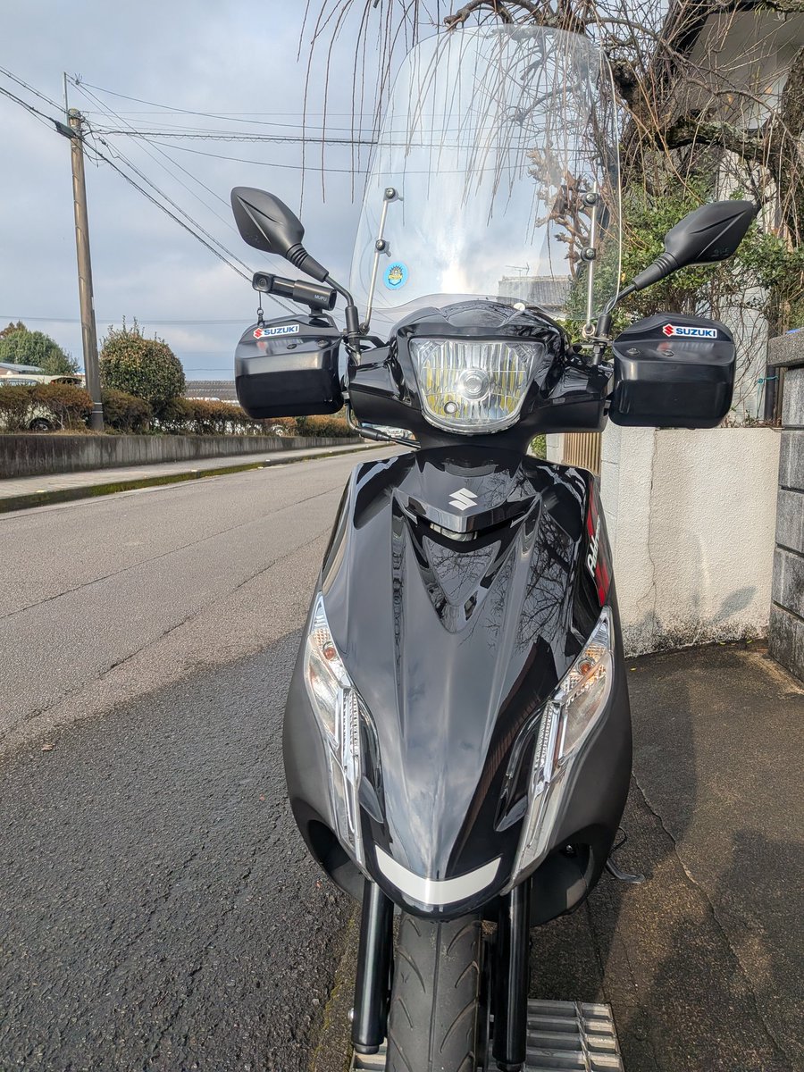 magure7373's tweet photo. すっきりしない天気だったので、ようやく洗車おわり〜🛵昨日の帰り雨に降られたからよごれとった、、、
#Address125
#アドレス125
#住所百二十五
#日曜ルーティン
#空気圧チェック https://t.co/FvQCfORUFI