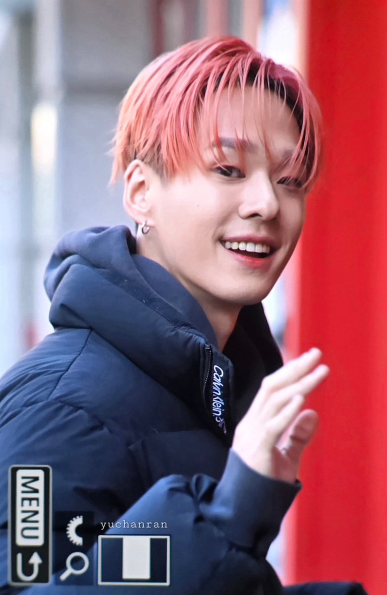 251221 점프업이엔티
#나웅재 #HELLOGLOOM <a href="/helloglxxm/">HELLO GLOOM</a>