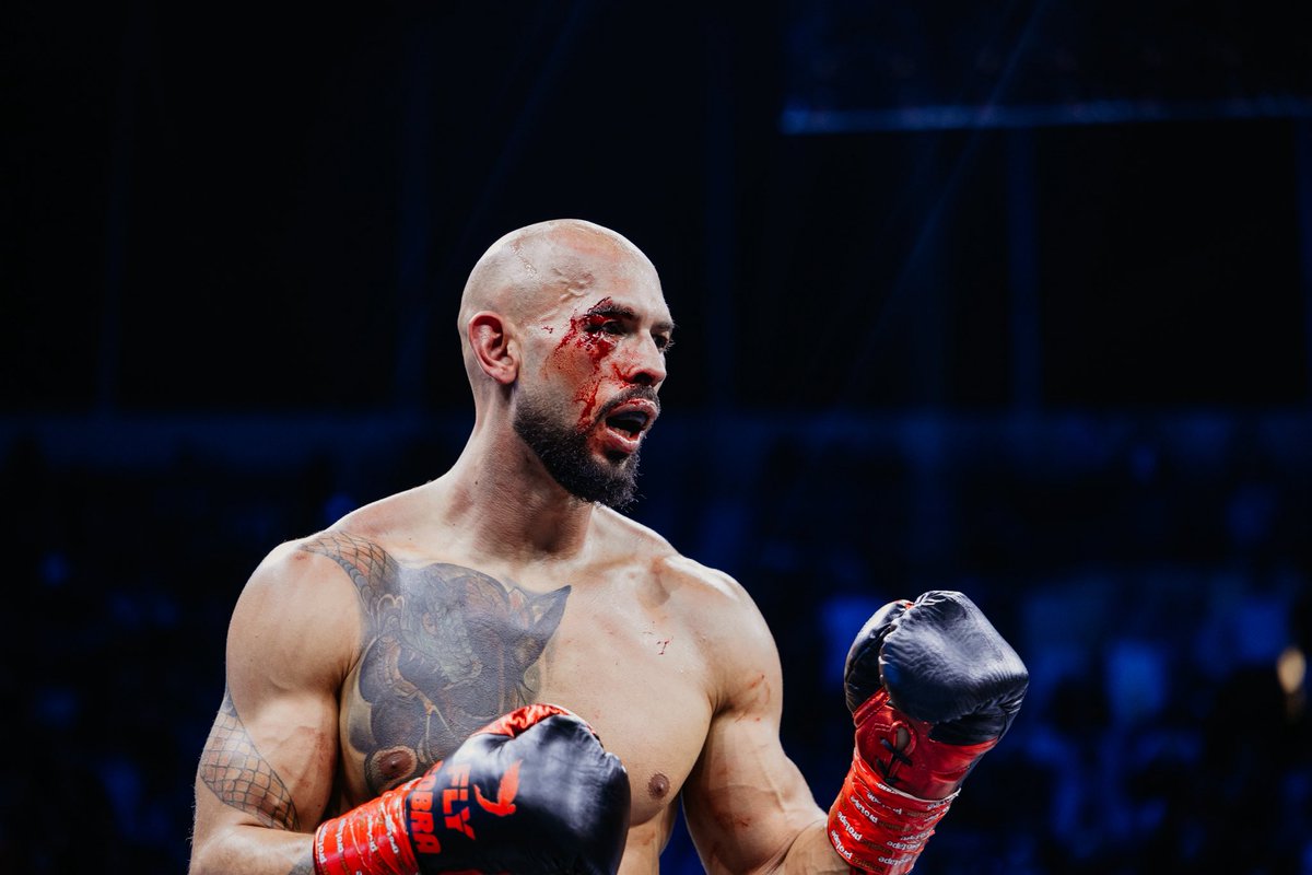 TheemanEdge's tweet image. How many 40 year olds do you know that can step into a ring with a 29 year old young blood, full of hunger and knees that still work, and not get slept by Round 2? 

There’s a huge gap between boxing and imagination.

Everybody’s a warrior in their head… until the gloves are on,…