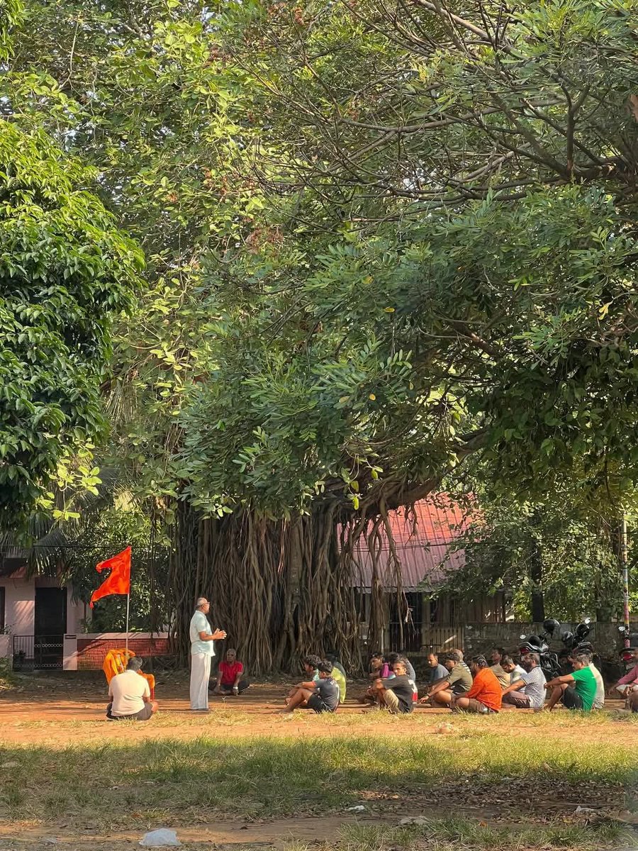 MahaRathii's tweet image. The Sangh was never weak here, it was just waiting.. Kerala 🪷🚩