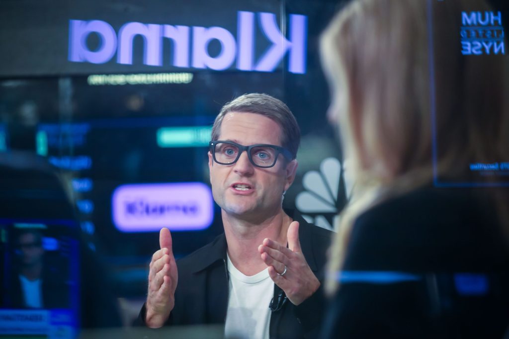 AlphaBrewHQ's tweet photo. 🚨 JUST IN: KLARNA GOES STABLECOIN

BNPL giant Klarna has partnered with @coinbase
to accept institutional capital via stablecoins.

Translation:
Big fintech is tapping on-chain dollars
to access a new class of funding.

Stablecoins aren’t an experiment anymore.
They’re becoming financial infrastructure.

(Not financial advice)

#Bitcoin #CryptoNews