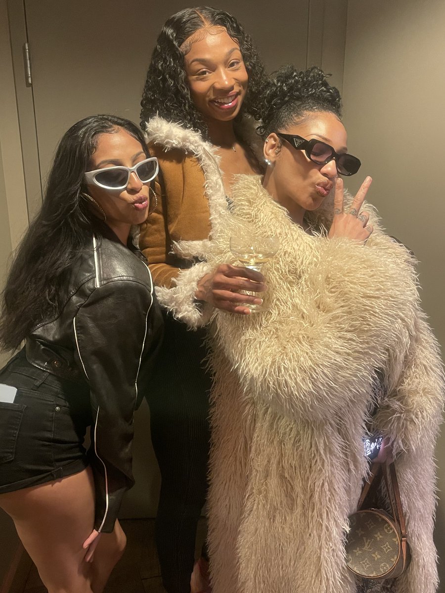 elprezdeLA's tweet photo. #PayDayLA live from the sunset strip 12.19.25 was one of them nights
๐ฐ๐ค๐ด
@payday_la
@pimlrtweets @SPEAKINGOFKAKES @Thurzday @HUGHAugustineMC @fatreezy https://t.co/RJbNvlTiPo