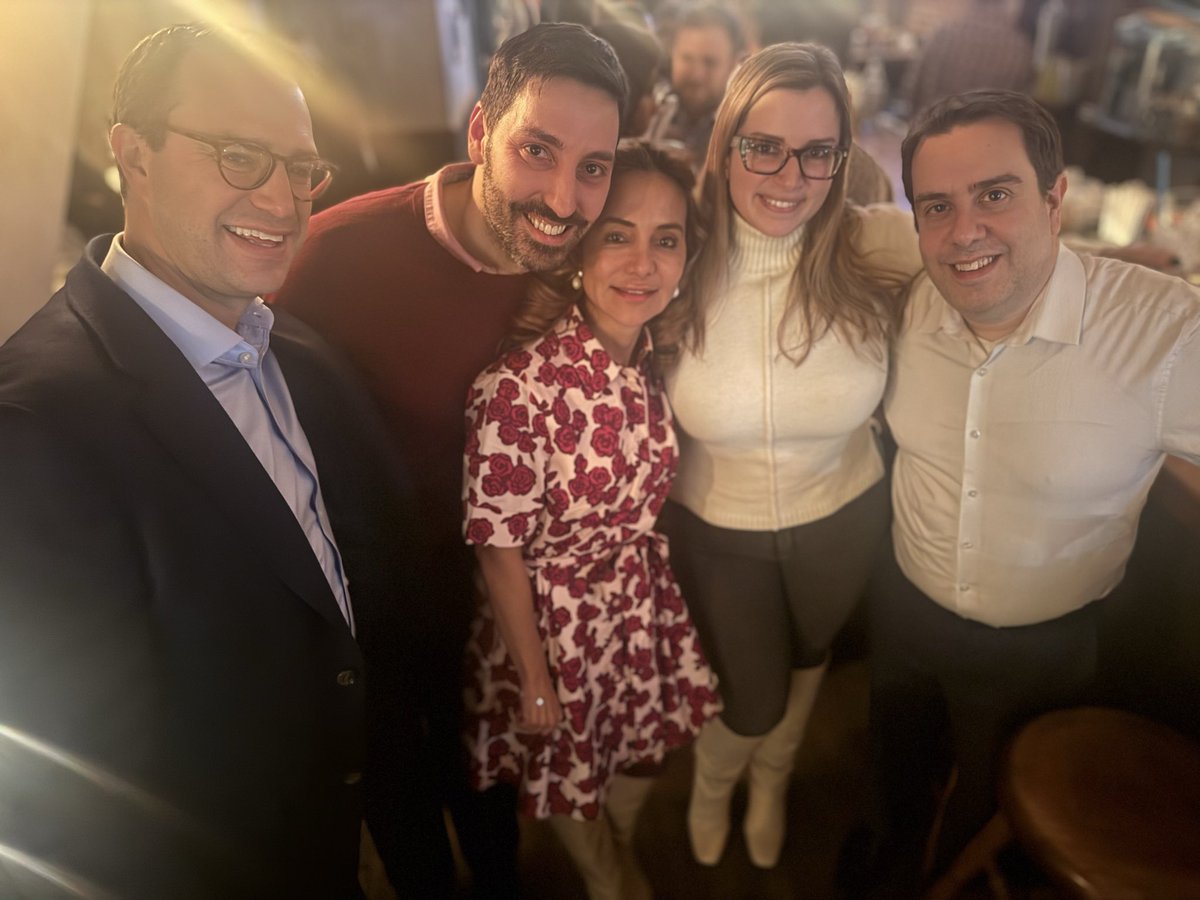 Jcontreras75's tweet image. Really fun night celebrating the Heart failure team Holiday season 🕎🎄❄️ @MountSinaiHeart. Many thanks to @spinneymd #SaminSharma @DLBHATTMD #ValentinFuster 🙏🏽🫀