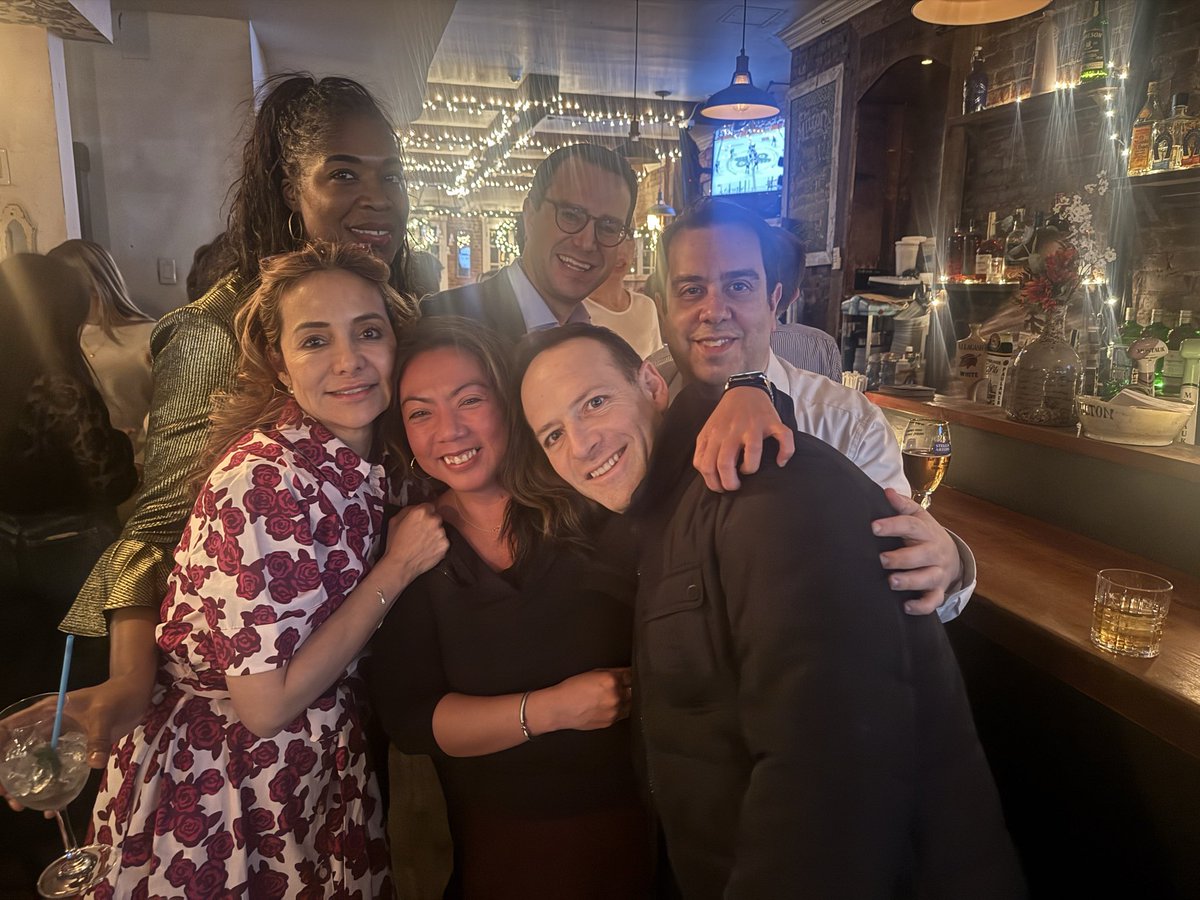 Jcontreras75's tweet image. Really fun night celebrating the Heart failure team Holiday season 🕎🎄❄️ @MountSinaiHeart. Many thanks to @spinneymd #SaminSharma @DLBHATTMD #ValentinFuster 🙏🏽🫀