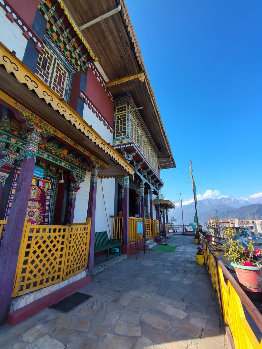 sunny_g08's tweet image. Day 3: Exploring one of Sikkim’s oldest &amp;amp; most iconic sites—Pemayangtse Monastery! 🏯 Loved the Feluda connection here. 🕵️‍♂️
Also visited the royal Rabdentse Ruins &amp;amp; Bird Park 🦜. Now chilling at our homestay in Hee Patal. 🏔️✨
@PSTamangGolay @SikkimTourism #Pelling #TravelIndia