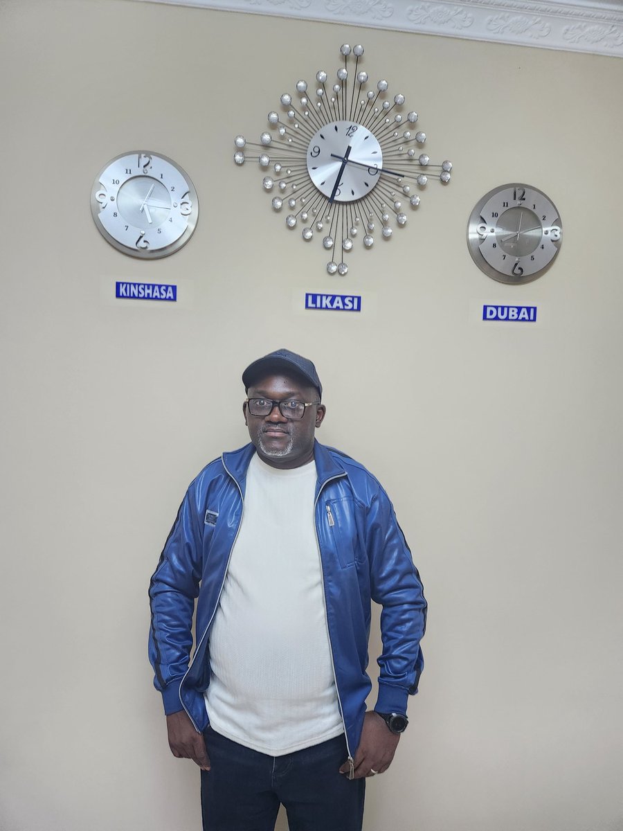 Merci infiniment à la rosée Magazine et à Centrale Télévision de Likasi, pour ce prix (trophée) qui m’a été octroyé à l’issue de ma prestation dans la conférence sur l’impératif minier avec comme thème de ma communication : La production industrielle verte, une exigence pour la