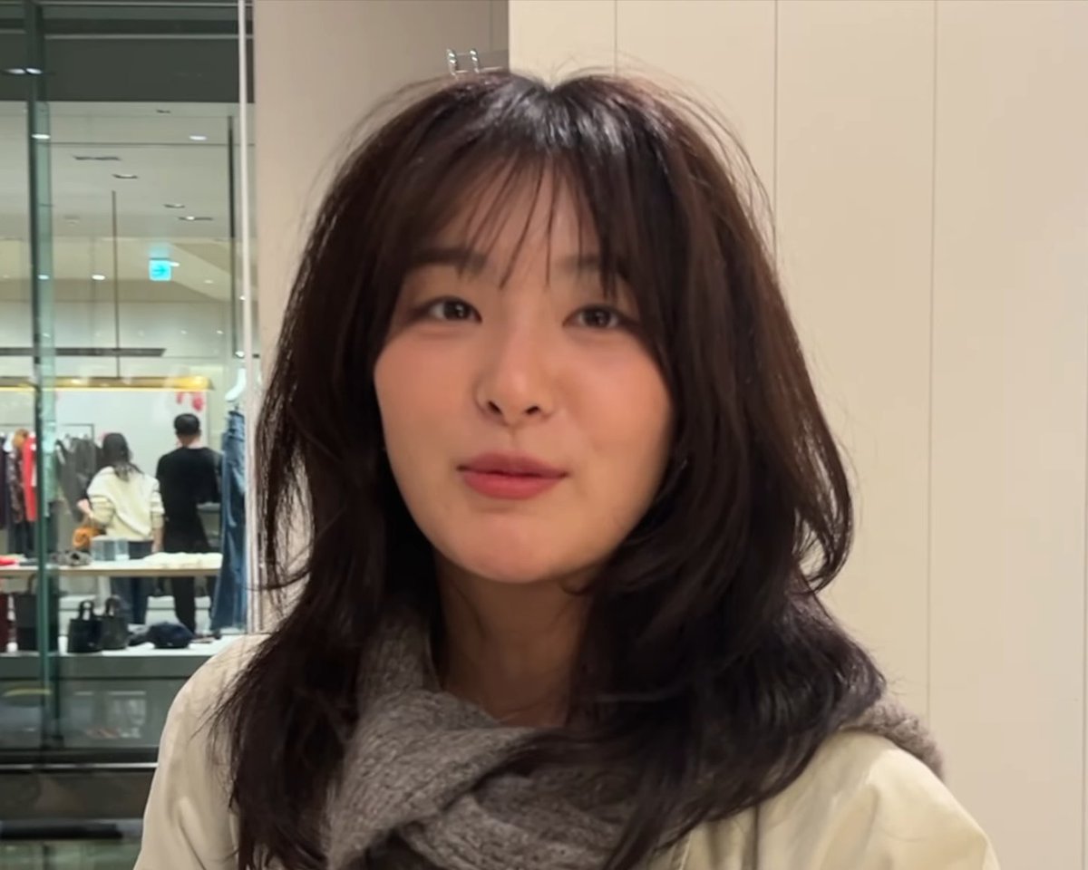 minjoohyuns's tweet photo. seulgi please never fix ur hair ever again https://t.co/IcUKxyHwig