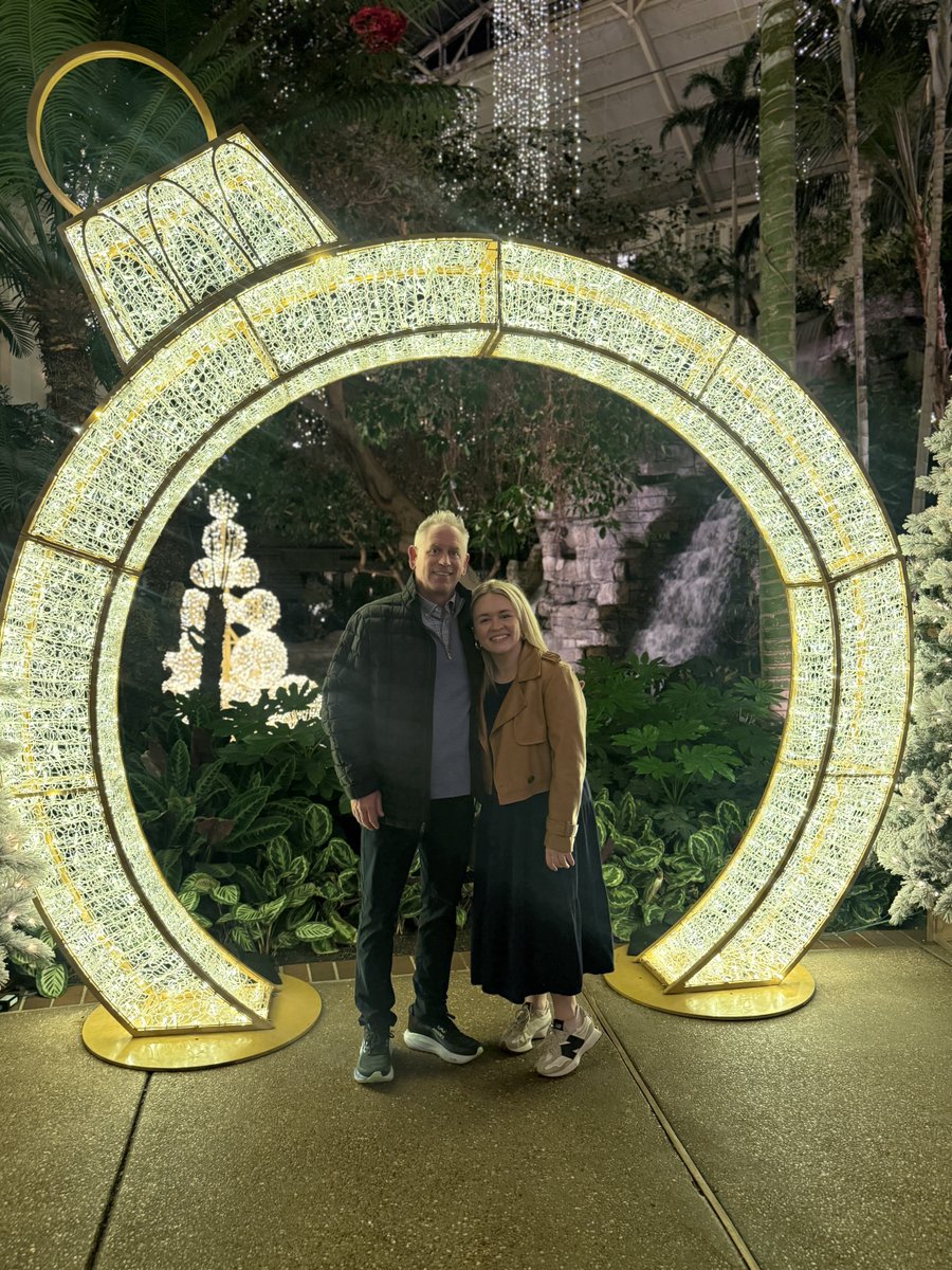 Merry Christmas from Opryland!