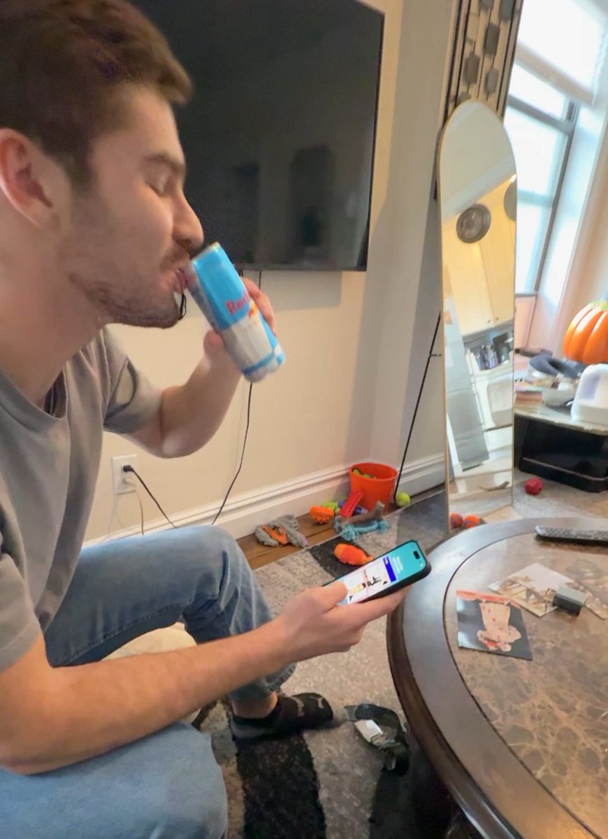 iamjasonlevin's tweet image. How to make sure your TestFlight runs well: 

Get a rocket scientist named @redbullfuturist to test your TestFlight 

The price: 1 Red Bull and some wagyu