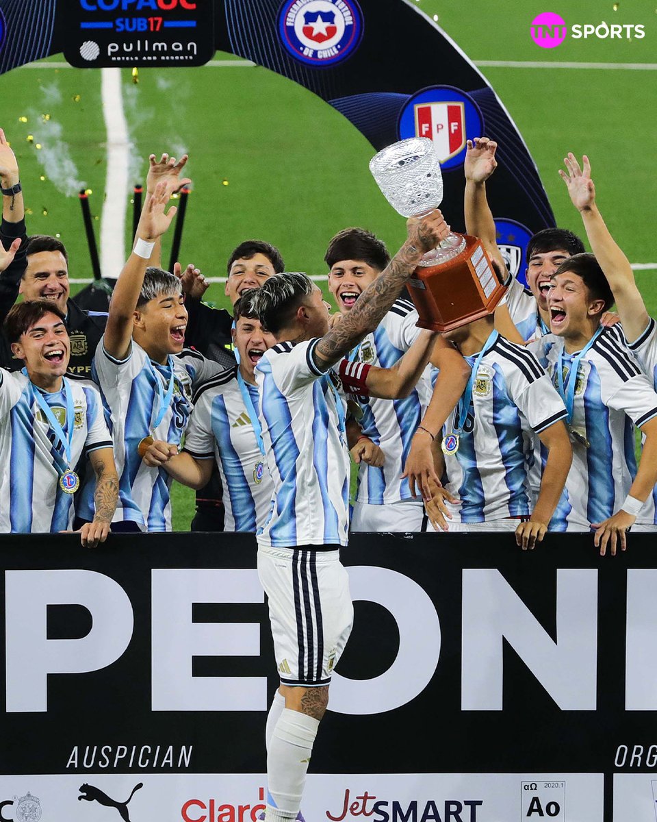 TNTSportsCL's tweet photo. 📸🏆👏¡LA ÚLTIMA JORNADA!
Estas son las imágenes que nos dejó el último día de la #CopaUC, en que se definieron los lugares de cada equipo y la final, donde Argentina se impuso ante #LaRoja.
Disfruta lo mejor del fútbol chileno. Suscríbete a #TNTSportsenHBOMax 📲💻 Link en la BIO 📍