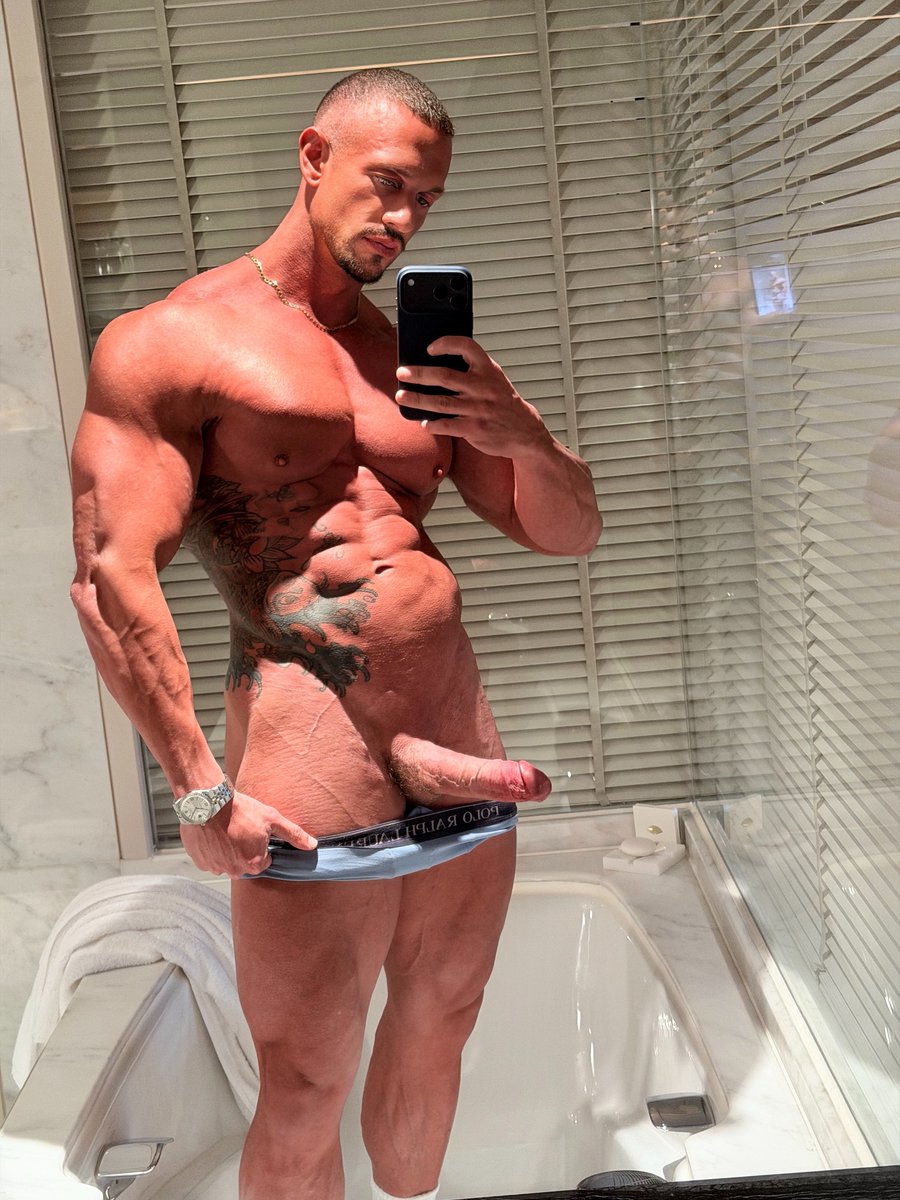 Throatedd_'s tweet photo. 𝙒𝙝𝙤’𝙨 𝙧𝙚𝙖𝙙𝙮 𝙩𝙤 𝙩𝙖𝙠𝙚 𝙖𝙡𝙡 𝙤𝙛 𝙞𝙩? https://t.co/VVqV7DIgIS