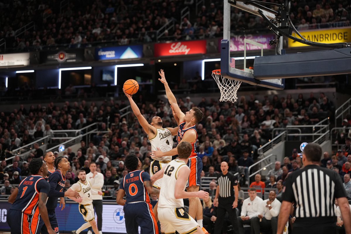 BoilerBall's tweet image. 💪 Paint domination. 

40-20 points in the paint.