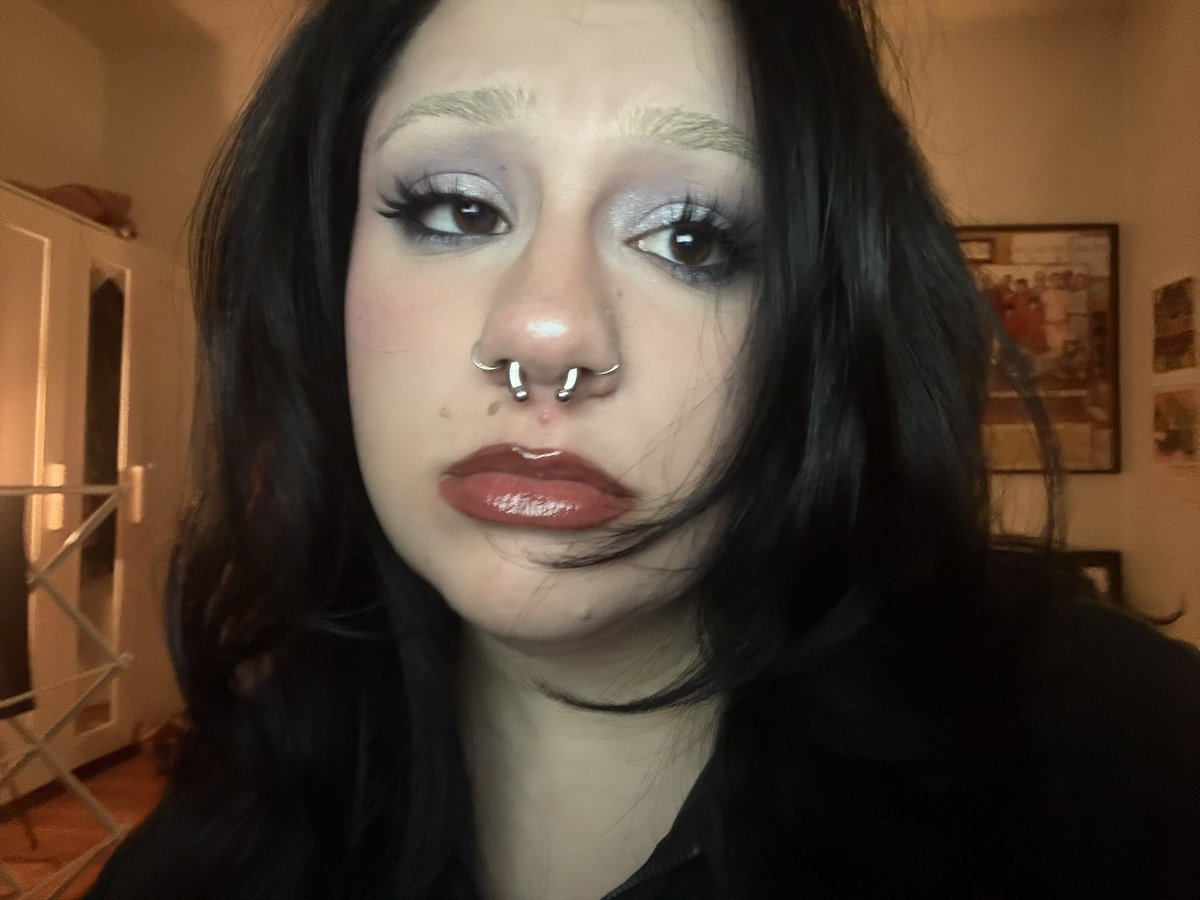 every time i use concealer on my eyebrows it makes me wanna bleach them more