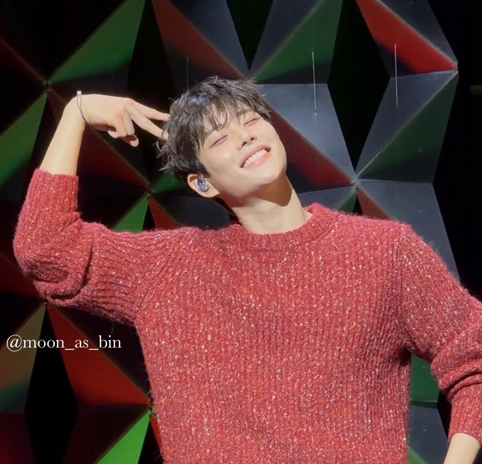 moon_as_bin's tweet photo. 終始可愛くてハッピーに満ちたペンミ🧡
全ての瞬間が愛おしかった🥰
ミニトーク会当たって、まさかの最前😭❤️
肉眼でわかる艶々なお肌に綺麗な手✨
ミョンさん美しすぎる...🥹
お渡し会では更に美しくてドキドキした！！💓
めちゃくちゃ幸せな1日だったあ🥲🧡
ミョンさん、ありがとう🫶🫶 https://t.co/zowwb2X6by