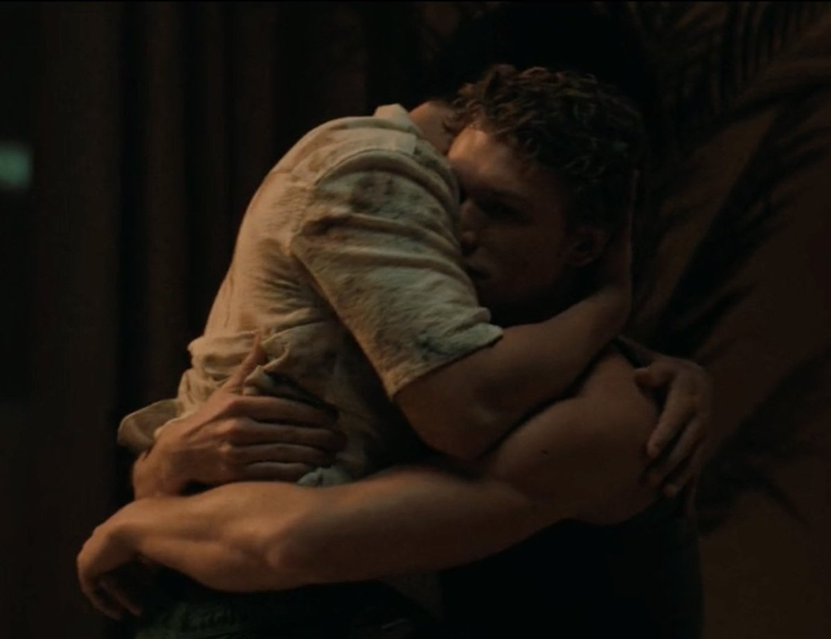 REALLYREVIL's tweet image. how i hold my bag in quiapo