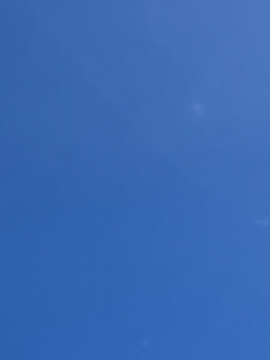 BillMcGeoch1's tweet photo. This is the colour of the sky above me https://t.co/zdST4pNXX2