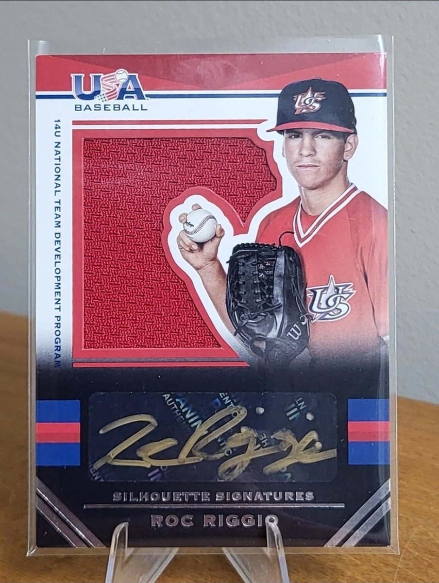 That's it for the sale!
Thank you guys so much for the participation. 
I need to get rolling with cards again
Retweet this for a chance to win this Roc Riggio auto!