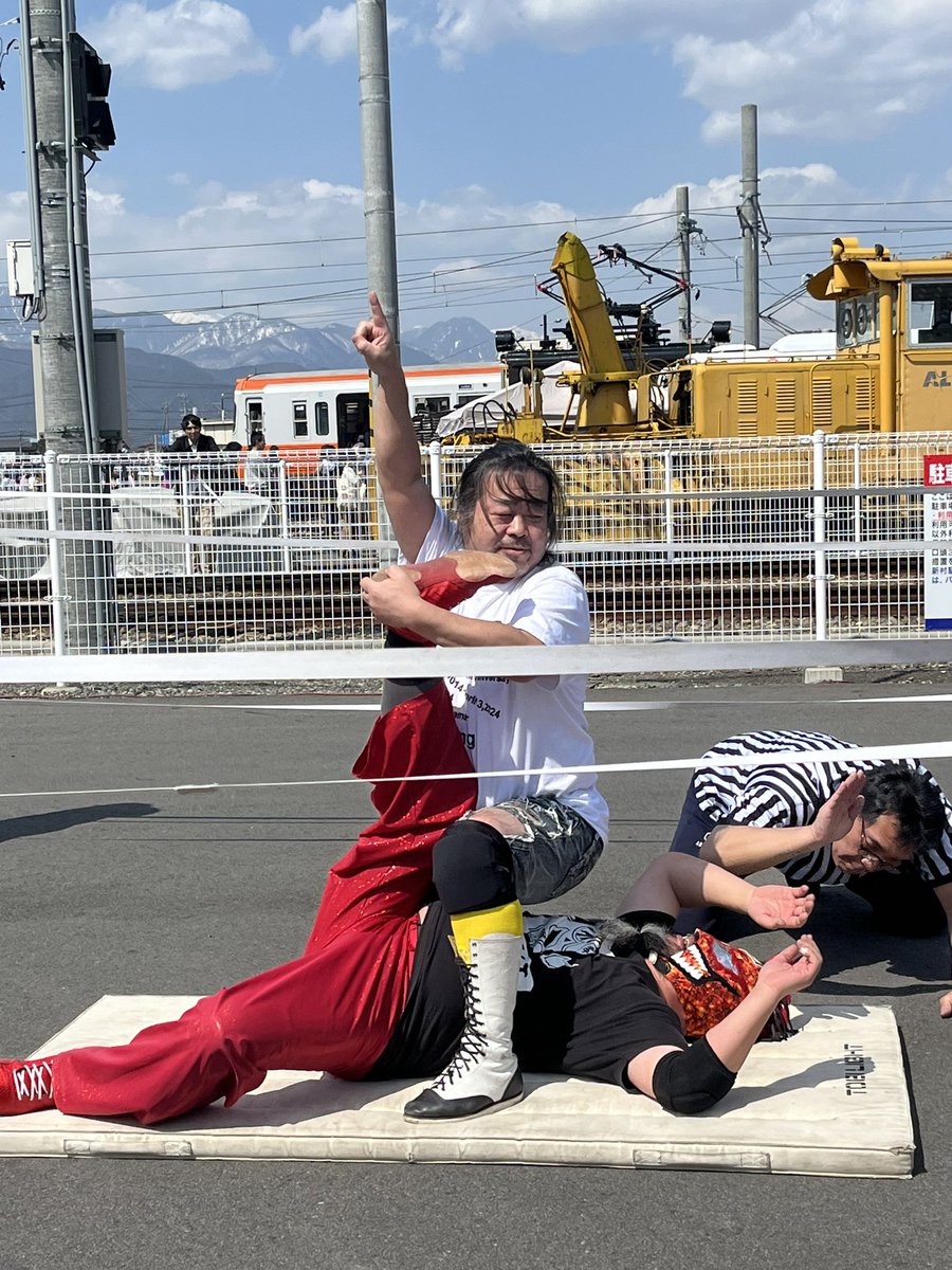 帰宅🚙 今週も1週間お疲れっ ☕(-。-)y-゜゜゜ 2025を振り返る…4月📅