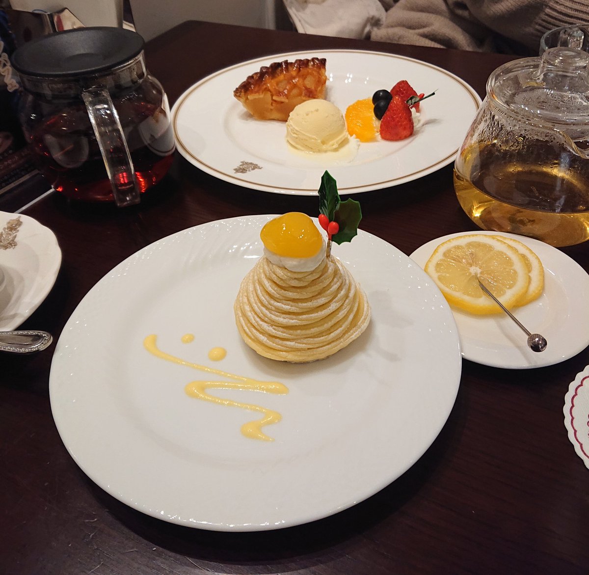 コロンバンさんの原宿サロンで、モンブランを食べました😆⤴️⤴️

栗🌰がひとつかと思っていたら、中にも、栗が入っているという、お楽しみが！

遅い時間に行ったので、ショートケーキは売り切れてたので、次回はちょっと早めに行って食べるぞー！

#コロンバン