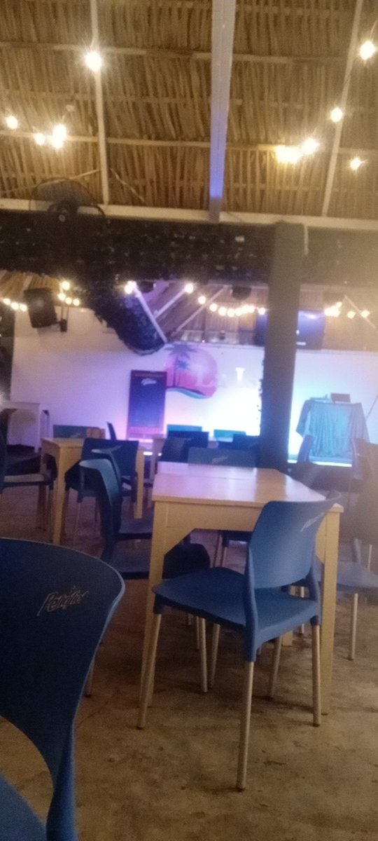 simplementealix's tweet image. Quien nos alcanza para trío