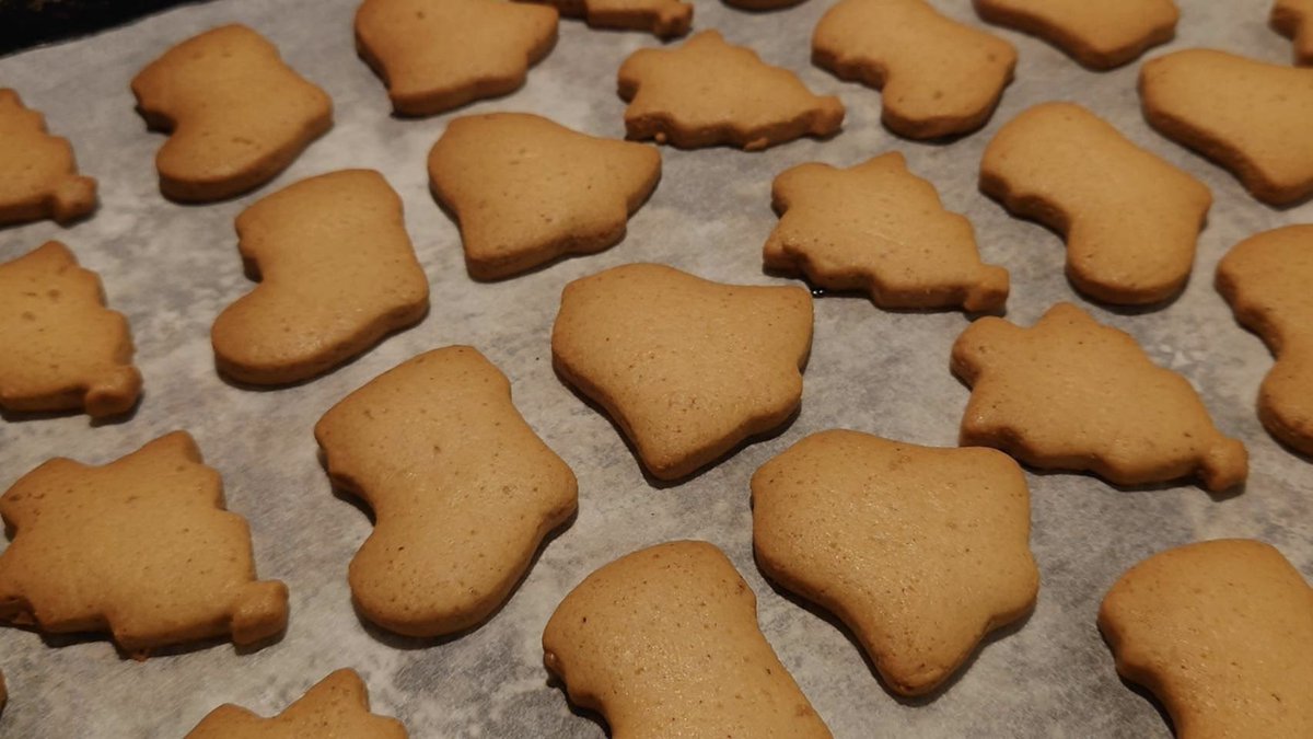 クルミド・クリスマス・マーケット！🎄
＼＼＼ #DAY3 ／／／

クリスマス限定で「米粉おやつ」が再登場🌾
米粉でさくっと焼き上げたスパイス風味のジンジャークッキー。爽やかなゆずの香りが隠し味です。どのドリンクとも相性抜群！クリスマス気分をプラスしてみてはいかがでしょうか？☕（たかはし