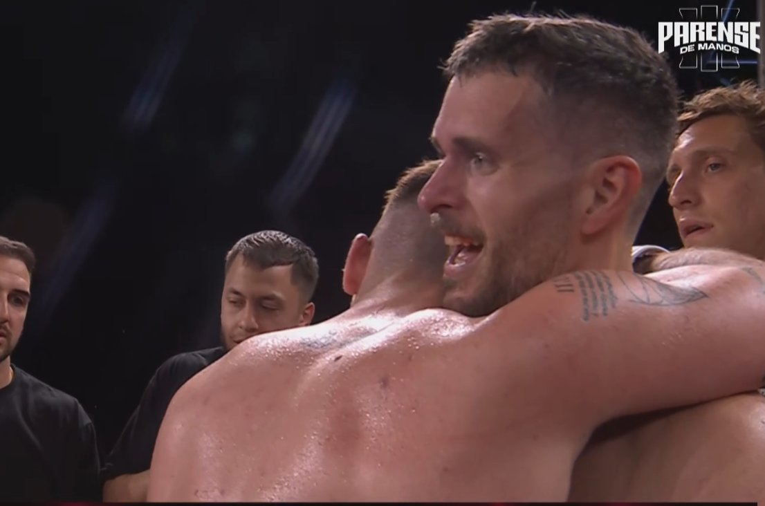 Juliiiian177's tweet photo. HONOR 💚🥊

El único español con huevos de venir hasta Argentina a participar de un evento, además después de haberle ganado a un argentino en España.

Le acepto la pelea a una persona a la cual todos rechazaban, y que tiene 10 años menos.

HONOR 💚 https://t.co/A2tOk6msQ1